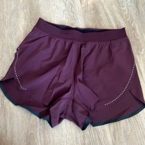 Lululemon find your pace High rise lined Short 3”